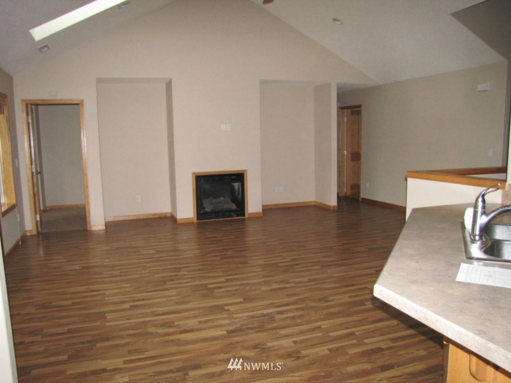 270 Easy Street Road Silverlake, WA 98645 - Photo 4 of 15 Gallery Image 4
