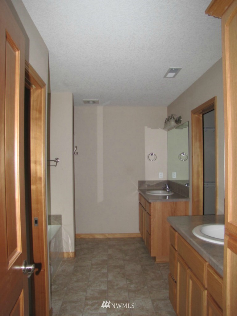 270 Easy Street Road Silverlake, WA 98645 - Photo 7 of 15 Gallery Image 7
