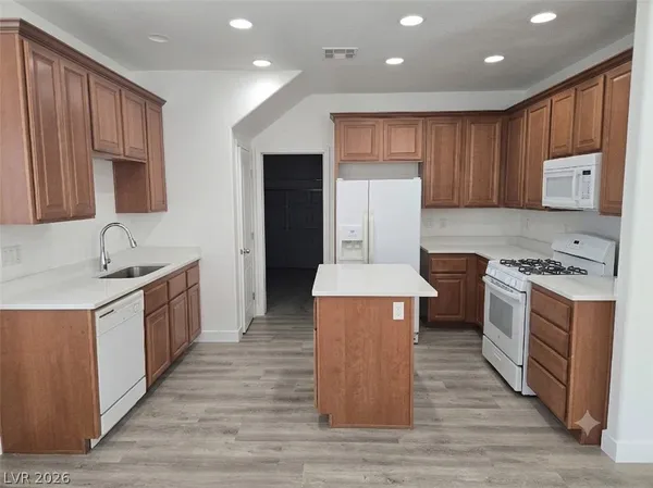 $2,350 | 8237 Brilliant Pompon, Las Vegas, NV 89166