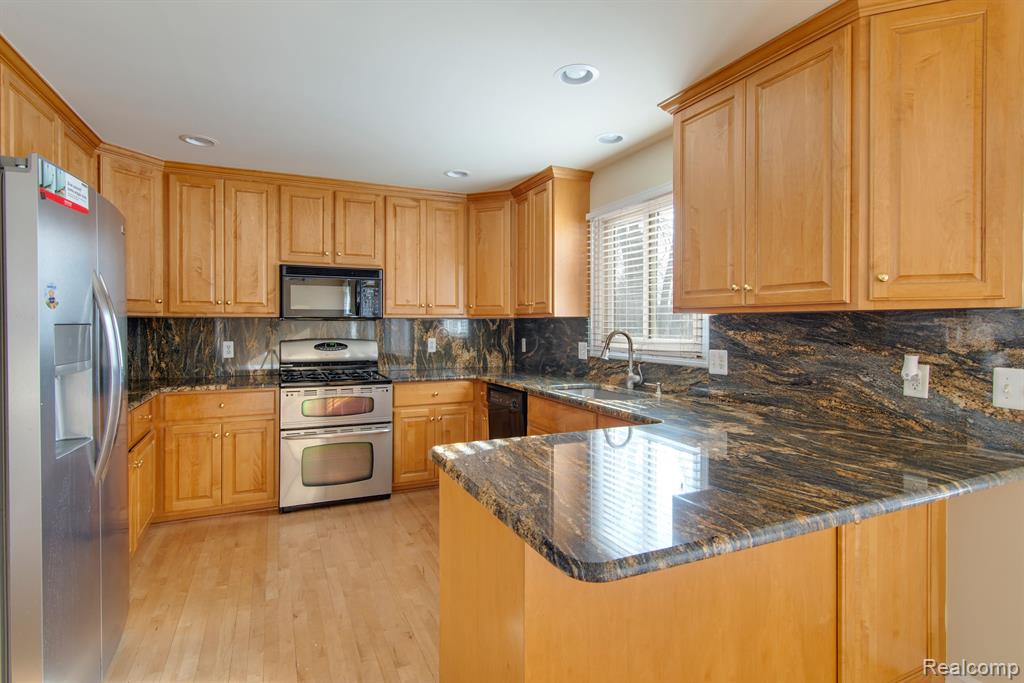880 Michelson Road Rochester Hills, MI 48307 - Photo 12 of 40