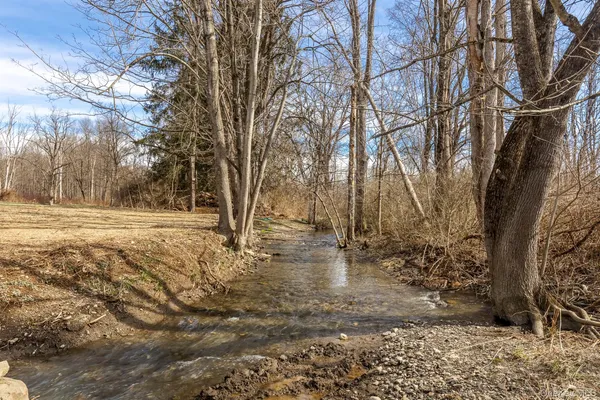 $650,000 | 786 North Clove Road, LaGrangeville, NY 12540