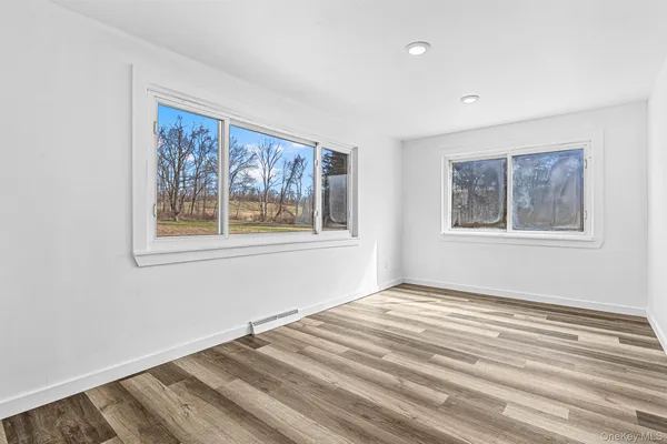 $650,000 | 786 North Clove Road, LaGrangeville, NY 12540