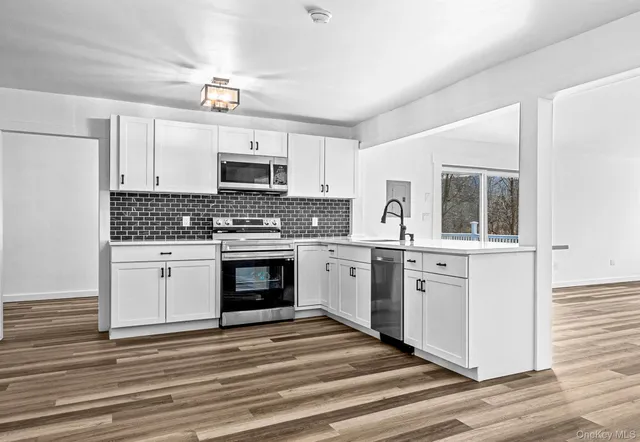 $650,000 | 786 North Clove Road, LaGrangeville, NY 12540