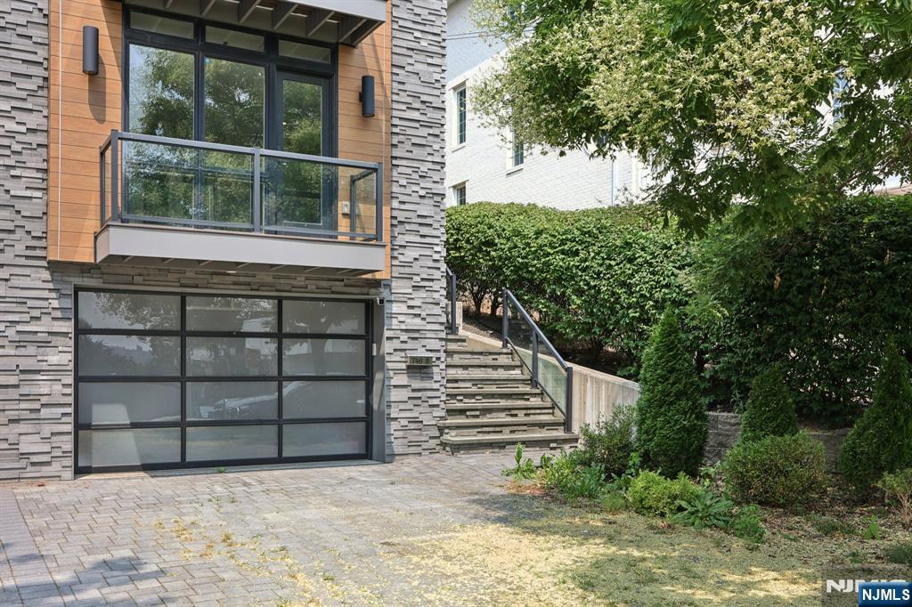 746 Undercliff Avenue, Unit B Edgewater, NJ 07020 - Photo 50 of 50 a front view of a house with a yard