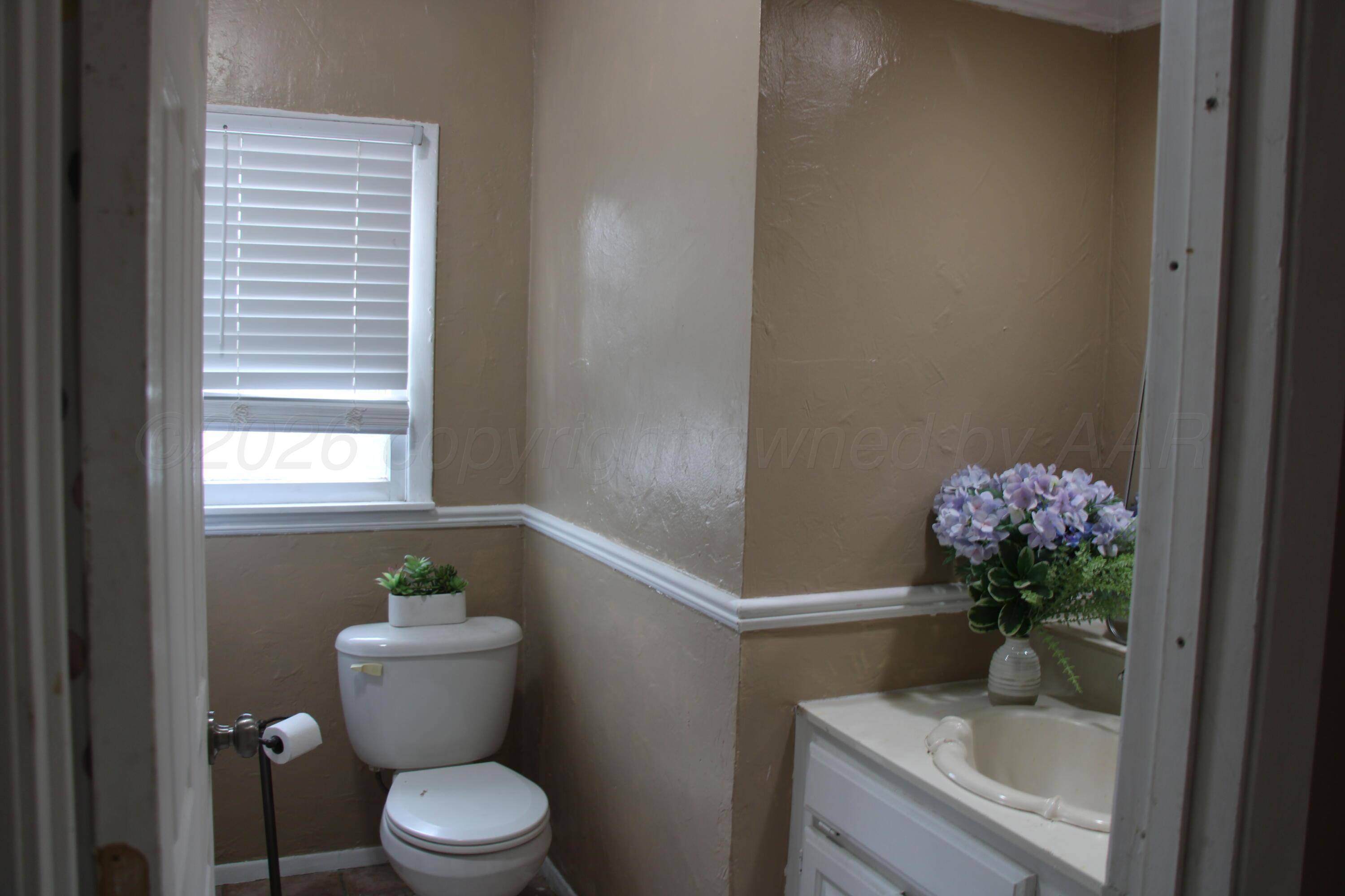 4203 South Bonham Street Amarillo, TX 79110 - Photo 9 of 11 IMG_3298