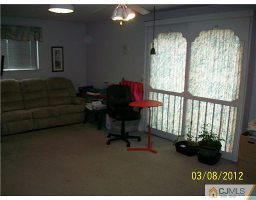 5 Barbara Place Edison, NJ 08817 - Photo 12 of 22 Gallery Image 12