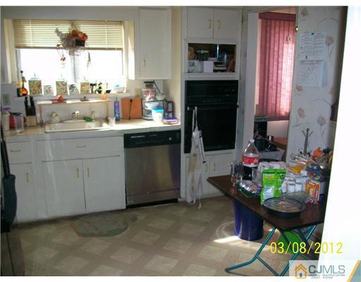 5 Barbara Place Edison, NJ 08817 - Photo 20 of 22 Gallery Image 20