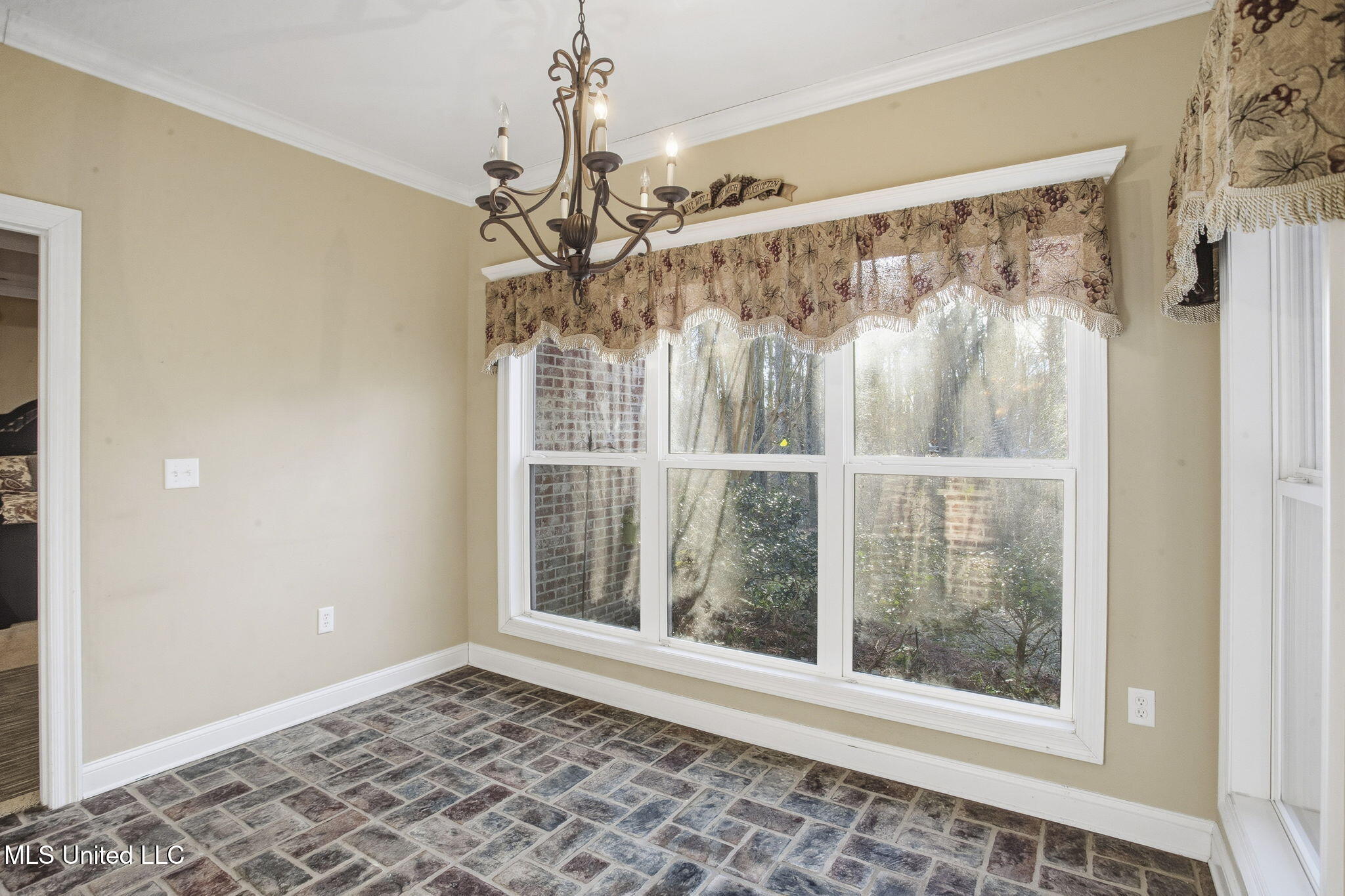 216 Faith Way Brandon, MS 39042 - Photo 12 of 39 12-web-or-mls-216 Faith Way-10