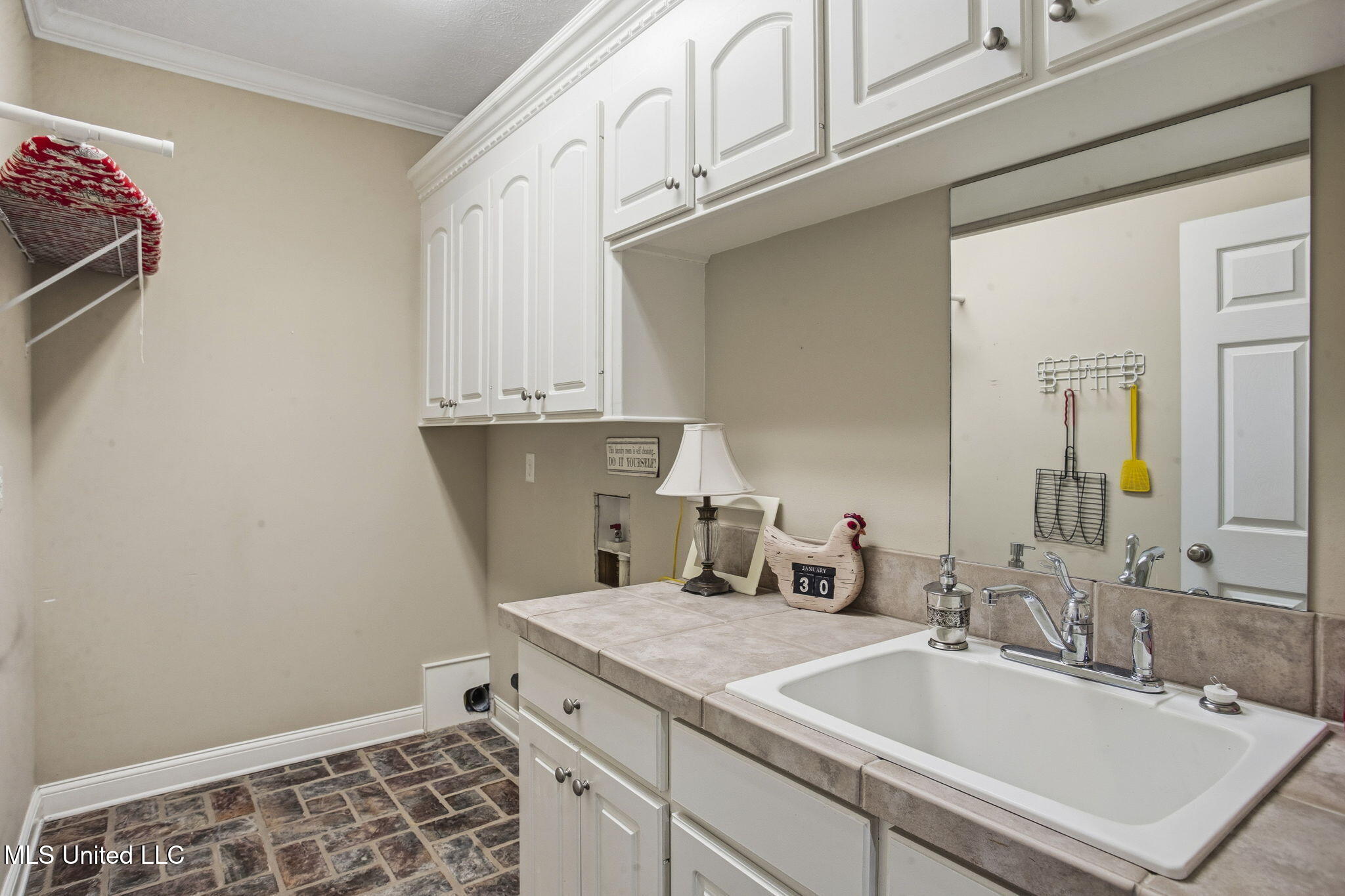 216 Faith Way Brandon, MS 39042 - Photo 19 of 39 19-web-or-mls-216 Faith Way-16