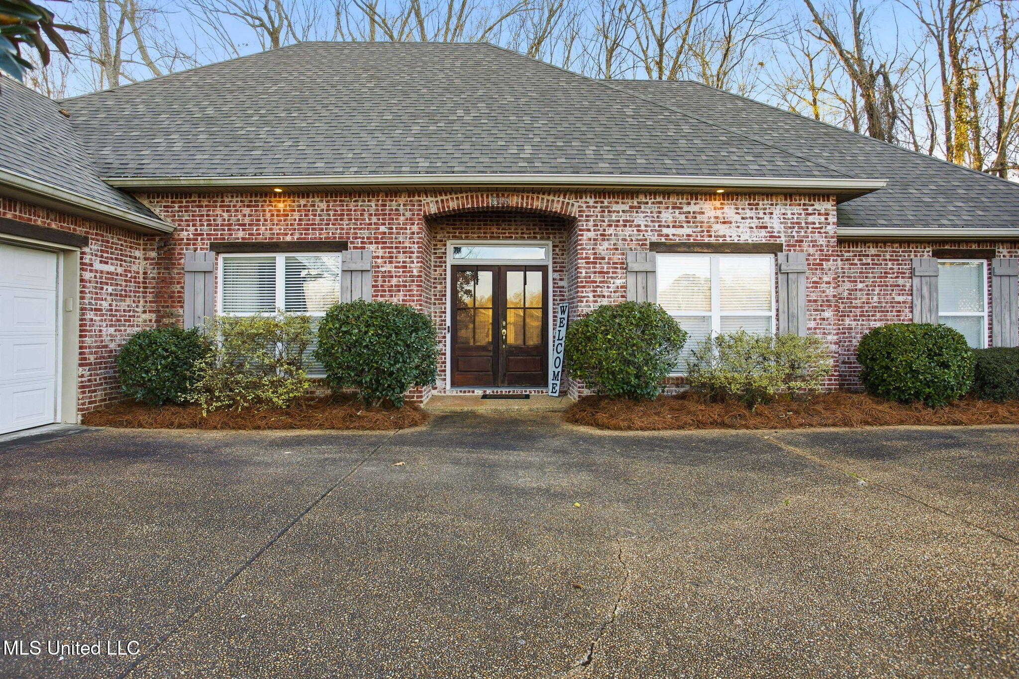 216 Faith Way Brandon, MS 39042 - Photo 4 of 39 4-web-or-mls-216 Faith Way-4