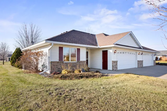 $285,000 | 417 Circle View Drive, Dassel, MN 55325