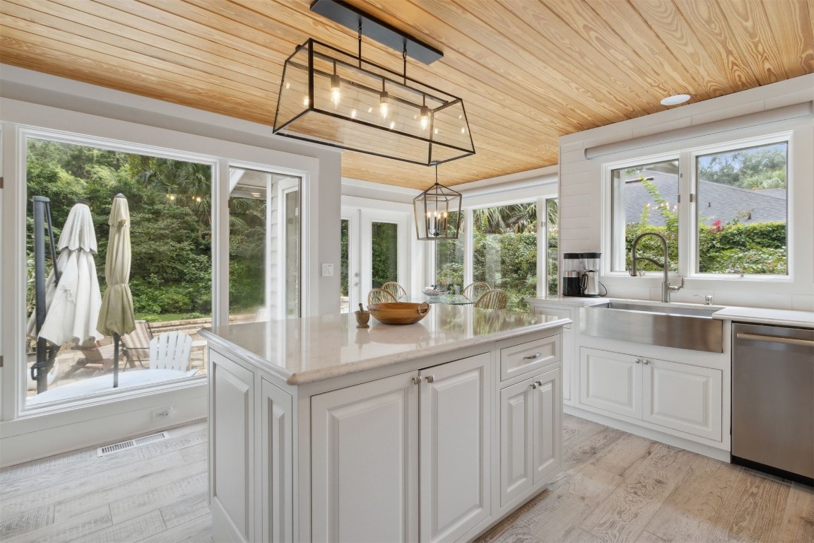 111 Sea Marsh Road Fernandina Beach, FL 32034 - Photo 4 of 31 Kitchen
