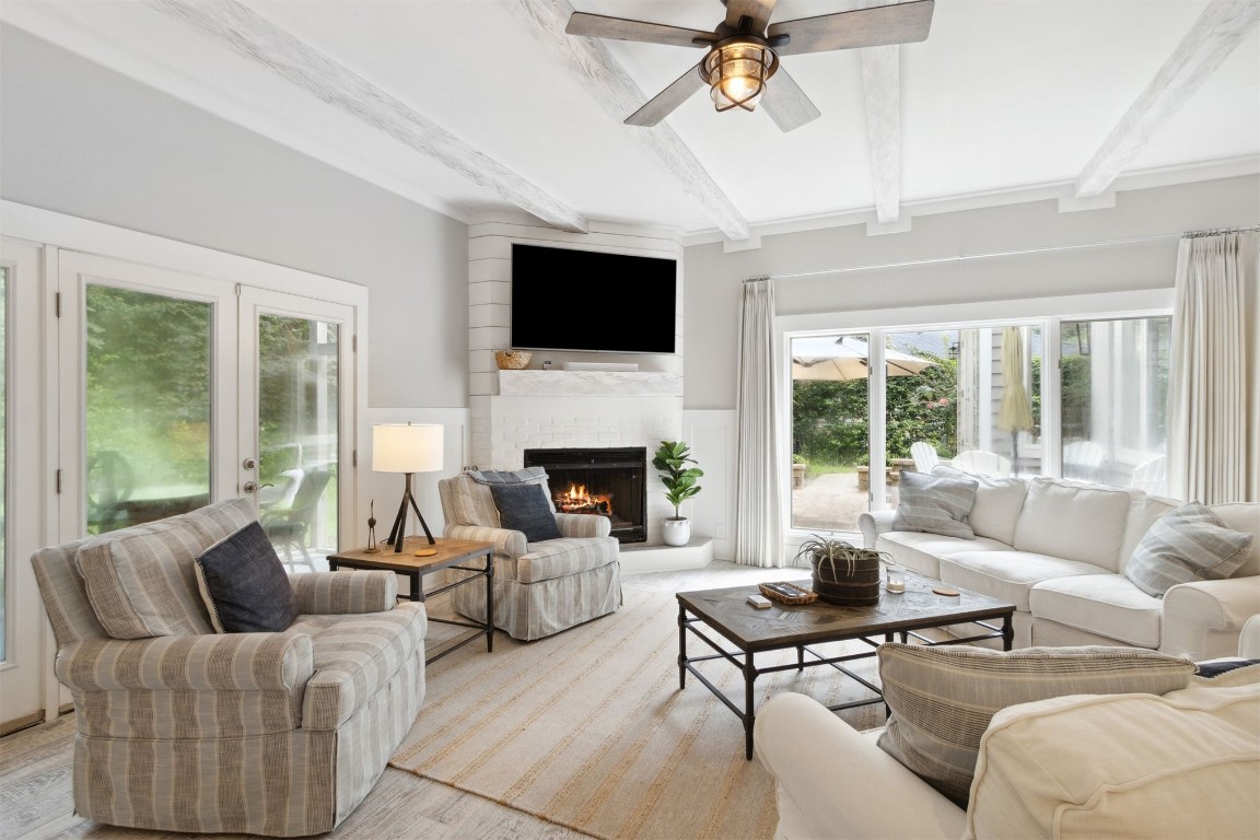 111 Sea Marsh Road Fernandina Beach, FL 32034 - Photo 6 of 31 Living Room