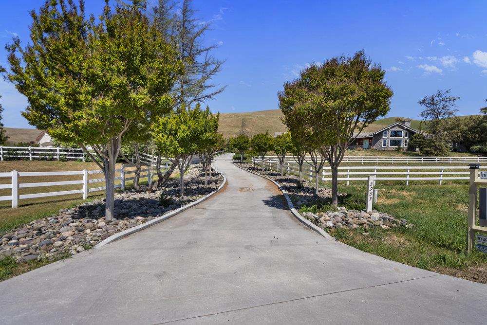 5955 Diablo Hills Road Tres Pinos, CA 95075 - Photo 3 of 91