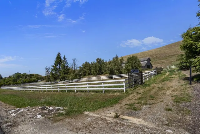 $1,350,000 | 5955 Diablo Hills Road, Tres Pinos, CA 95075