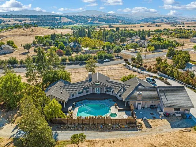$1,350,000 | 5955 Diablo Hills Road, Tres Pinos, CA 95075