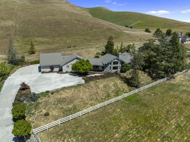 $1,350,000 | 5955 Diablo Hills Road, Tres Pinos, CA 95075