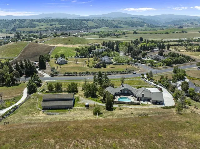 $1,350,000 | 5955 Diablo Hills Road, Tres Pinos, CA 95075