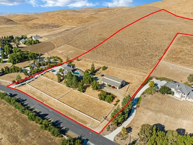 $1,350,000 | 5955 Diablo Hills Road, Tres Pinos, CA 95075