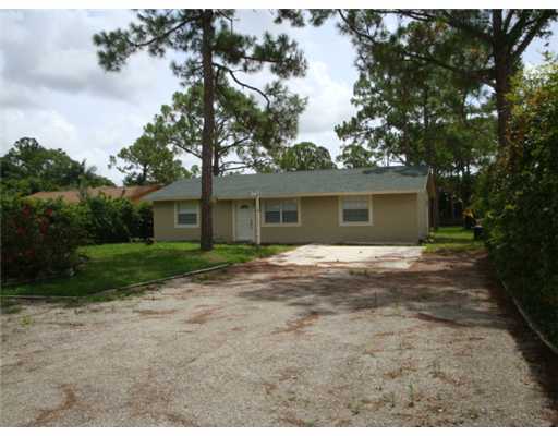 5586 3rd Road Lake Worth, FL 33467 - Photo 1 of 7 Primary Photo