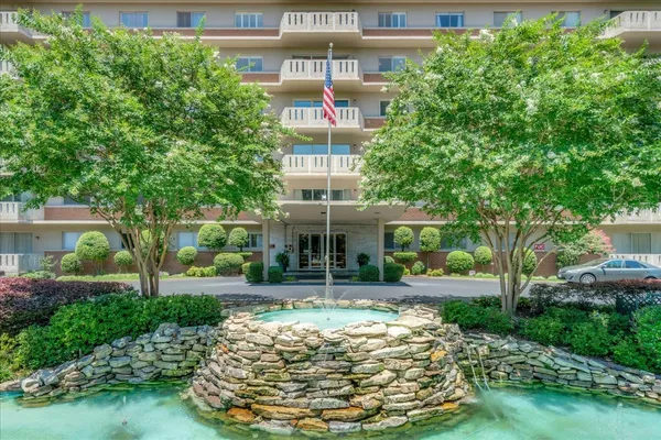 $85,000 | 1960 North Parkway Avenue, Unit 311, Memphis, TN 38112