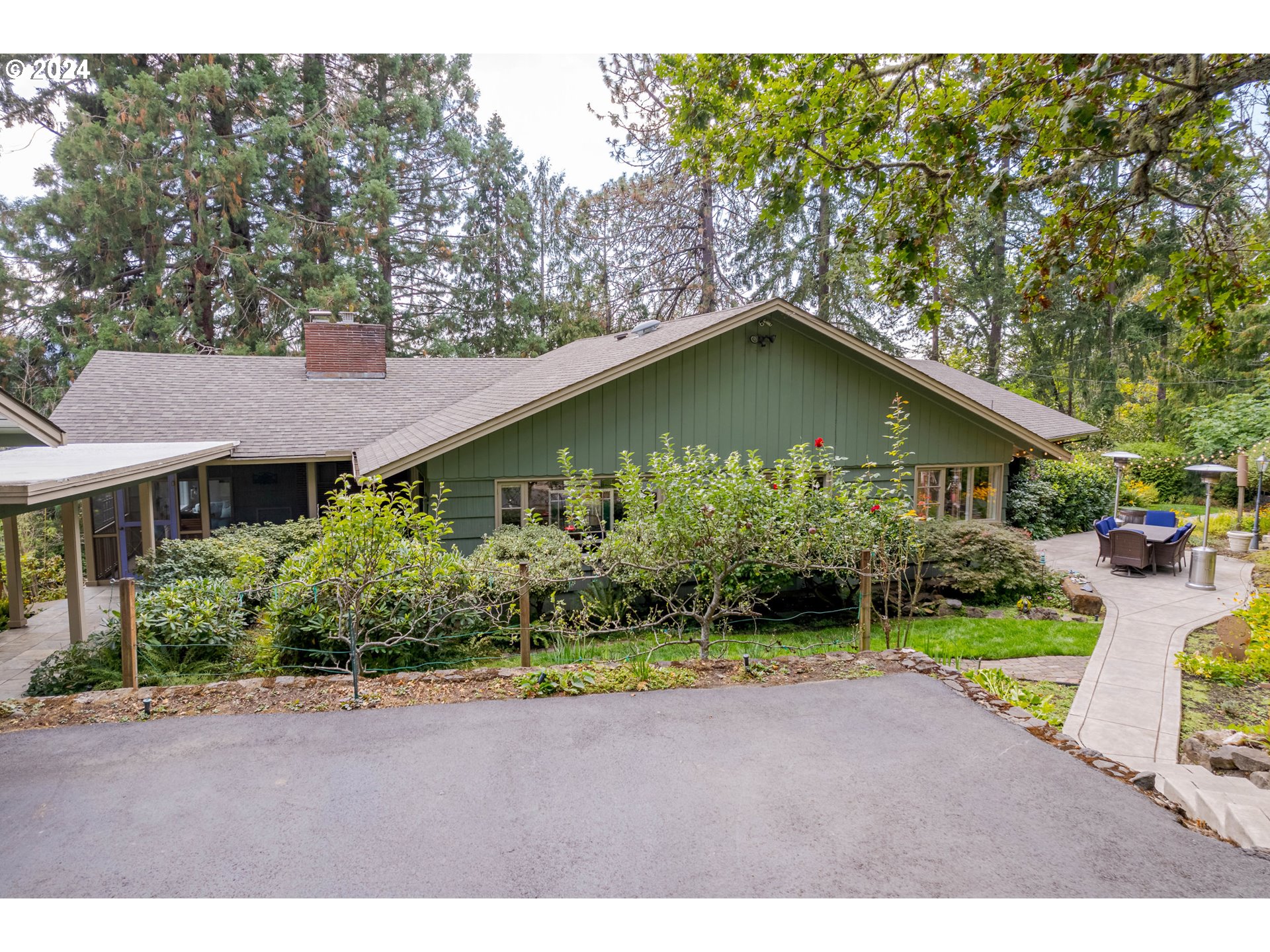 2290 Spring Boulevard Eugene, OR 97403 - Photo 2 of 48 Gallery Image 2