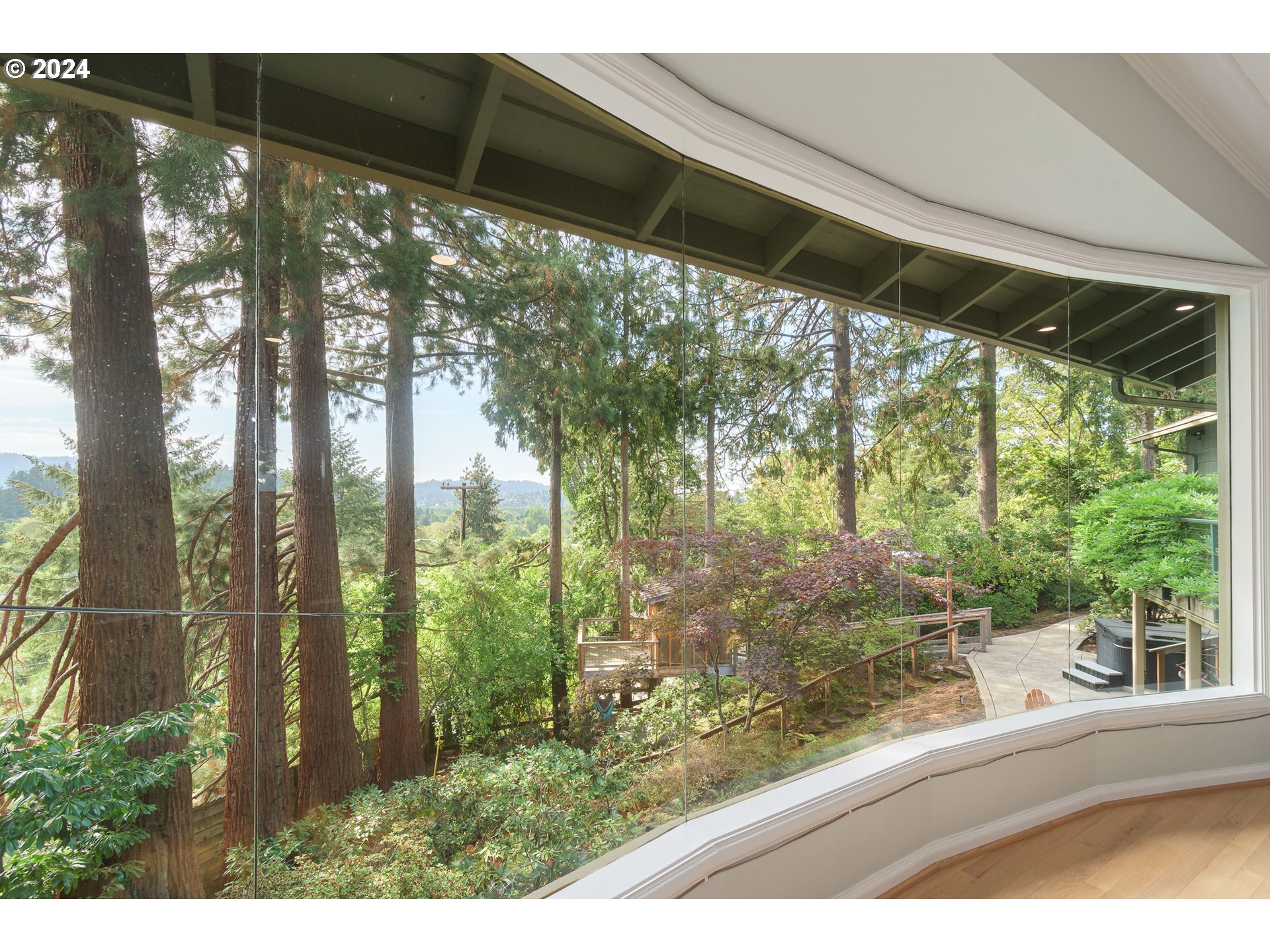 2290 Spring Boulevard Eugene, OR 97403 - Photo 8 of 48 View