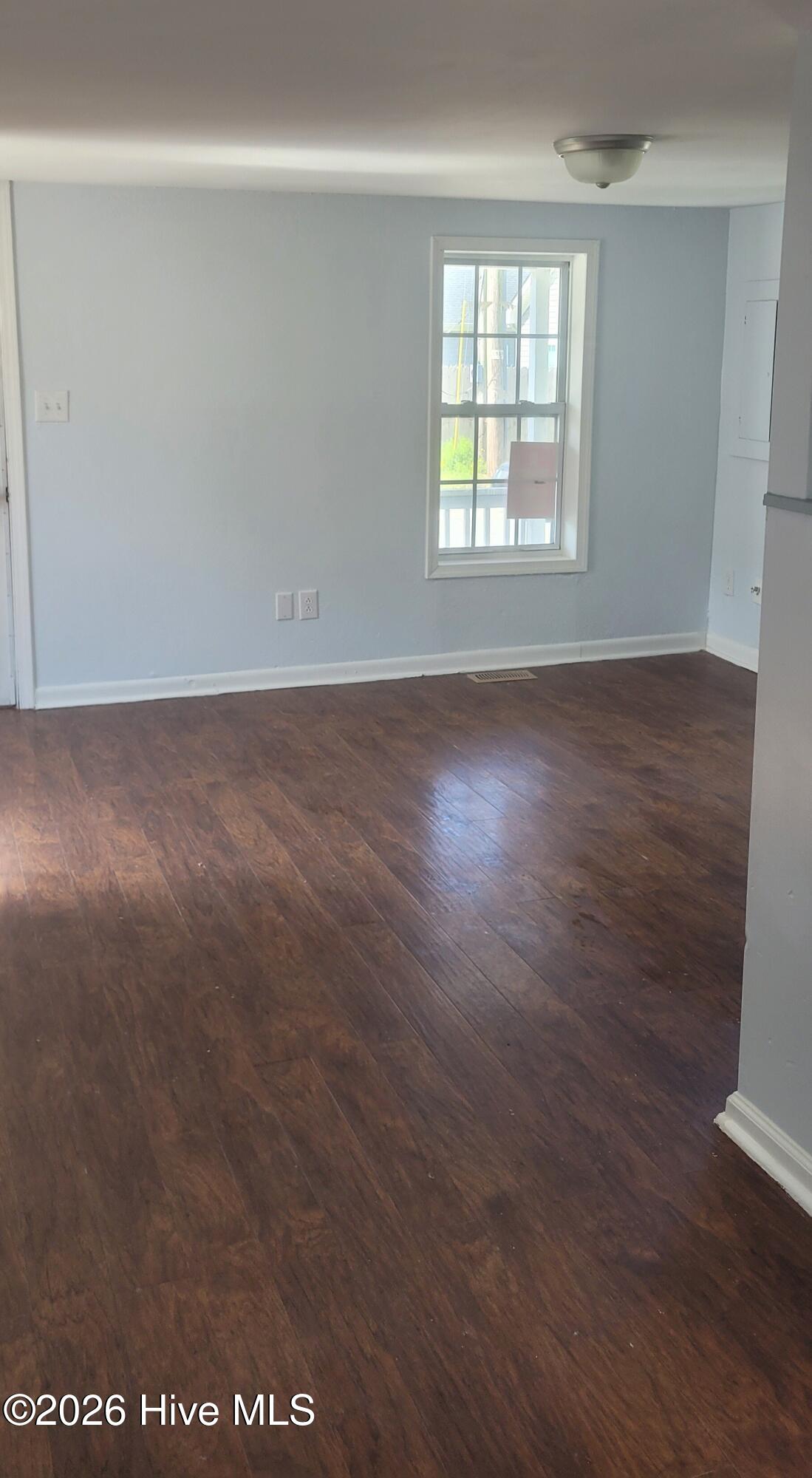420 Perry Street Elizabeth City, NC 27909 - Photo 2 of 14 Living Room