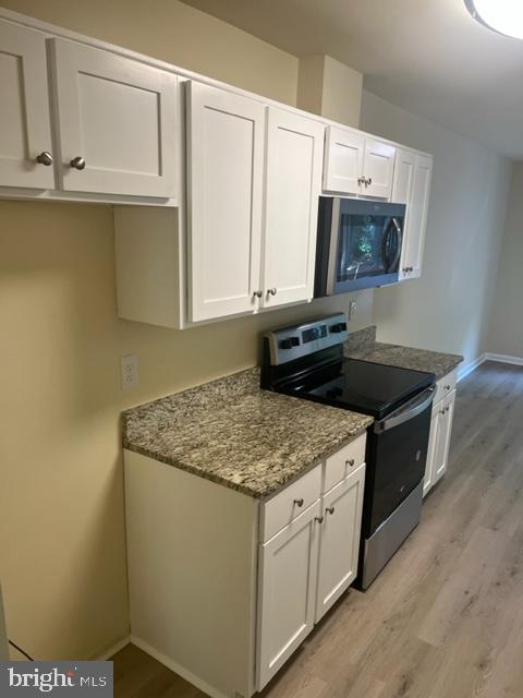 11730 Decade Court Reston, VA 20191 - Photo 15 of 17 Kitchen