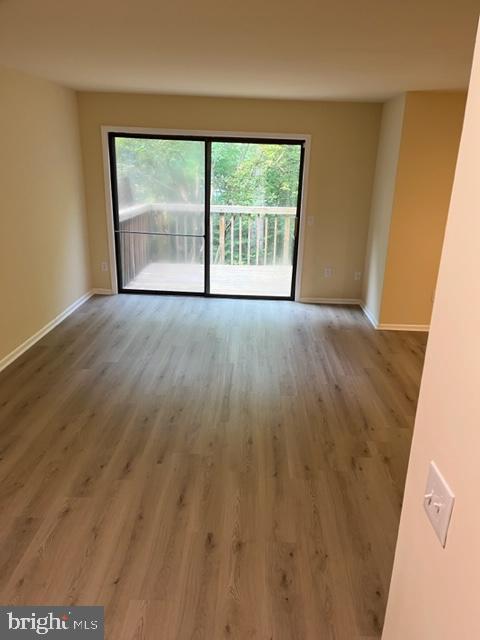 11730 Decade Court Reston, VA 20191 - Photo 3 of 17 Living room