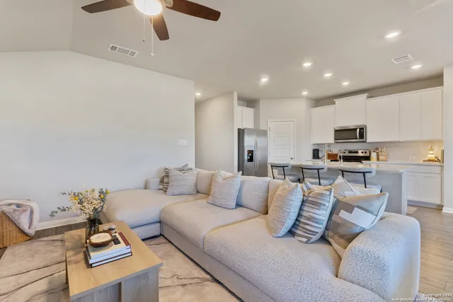 $2,500 | 29323 Frontier Way, San Antonio, TX 78260