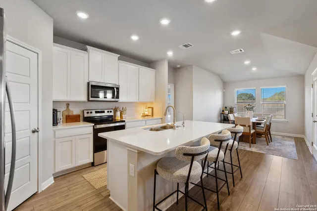 $2,500 | 29323 Frontier Way, San Antonio, TX 78260