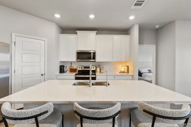 $2,500 | 29323 Frontier Way, San Antonio, TX 78260