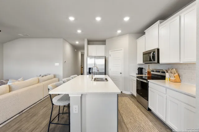 $2,500 | 29323 Frontier Way, San Antonio, TX 78260