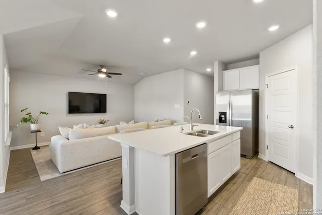 $2,500 | 29323 Frontier Way, San Antonio, TX 78260