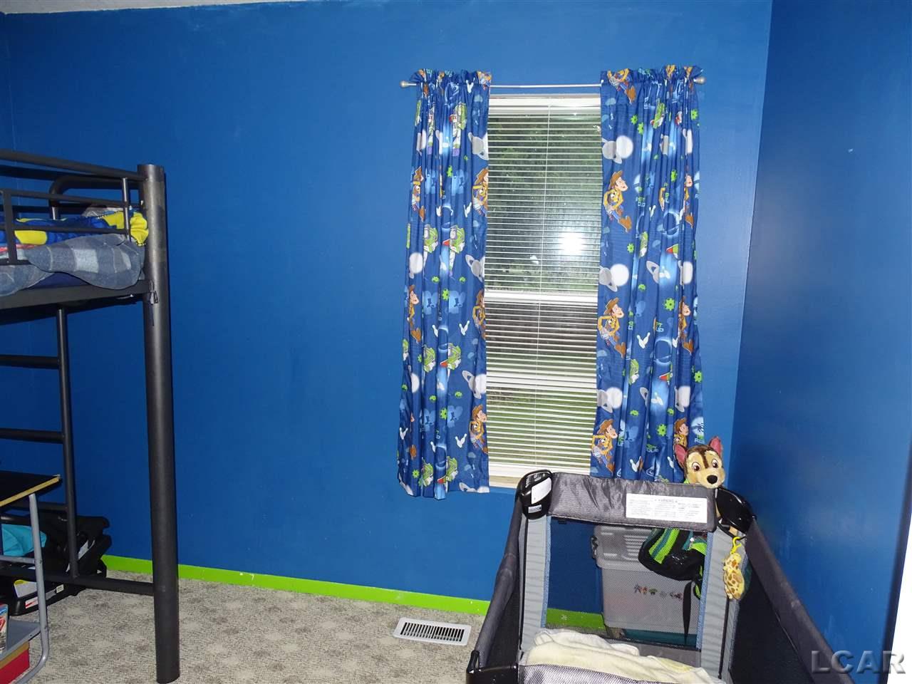1886 Oakwood Road Adrian, MI 49221 - Photo 14 of 21 31356425-13.JPG