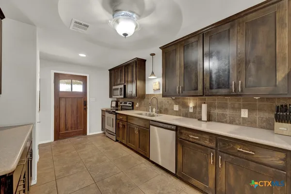 $2,600 | 1015 Reiley Road, Seguin, TX 78155