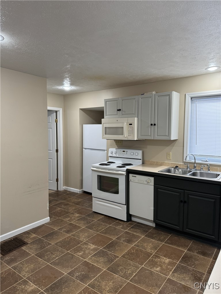 308 Grand Street Oneida, NY 13421 - Photo 8 of 25
