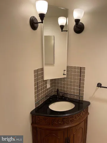 $2,200 | 118 Quaint Acres Drive, Silver Spring, MD 20904