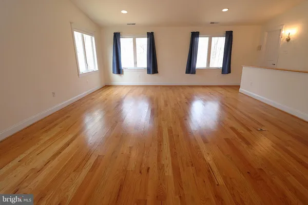 $2,200 | 118 Quaint Acres Drive, Silver Spring, MD 20904