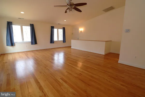 $2,200 | 118 Quaint Acres Drive, Silver Spring, MD 20904