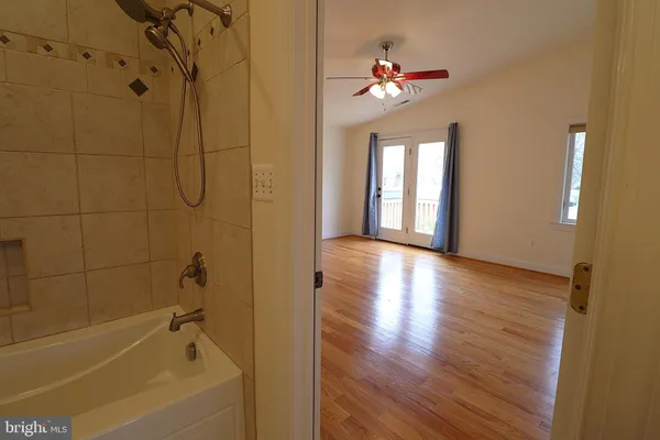 $2,200 | 118 Quaint Acres Drive, Silver Spring, MD 20904