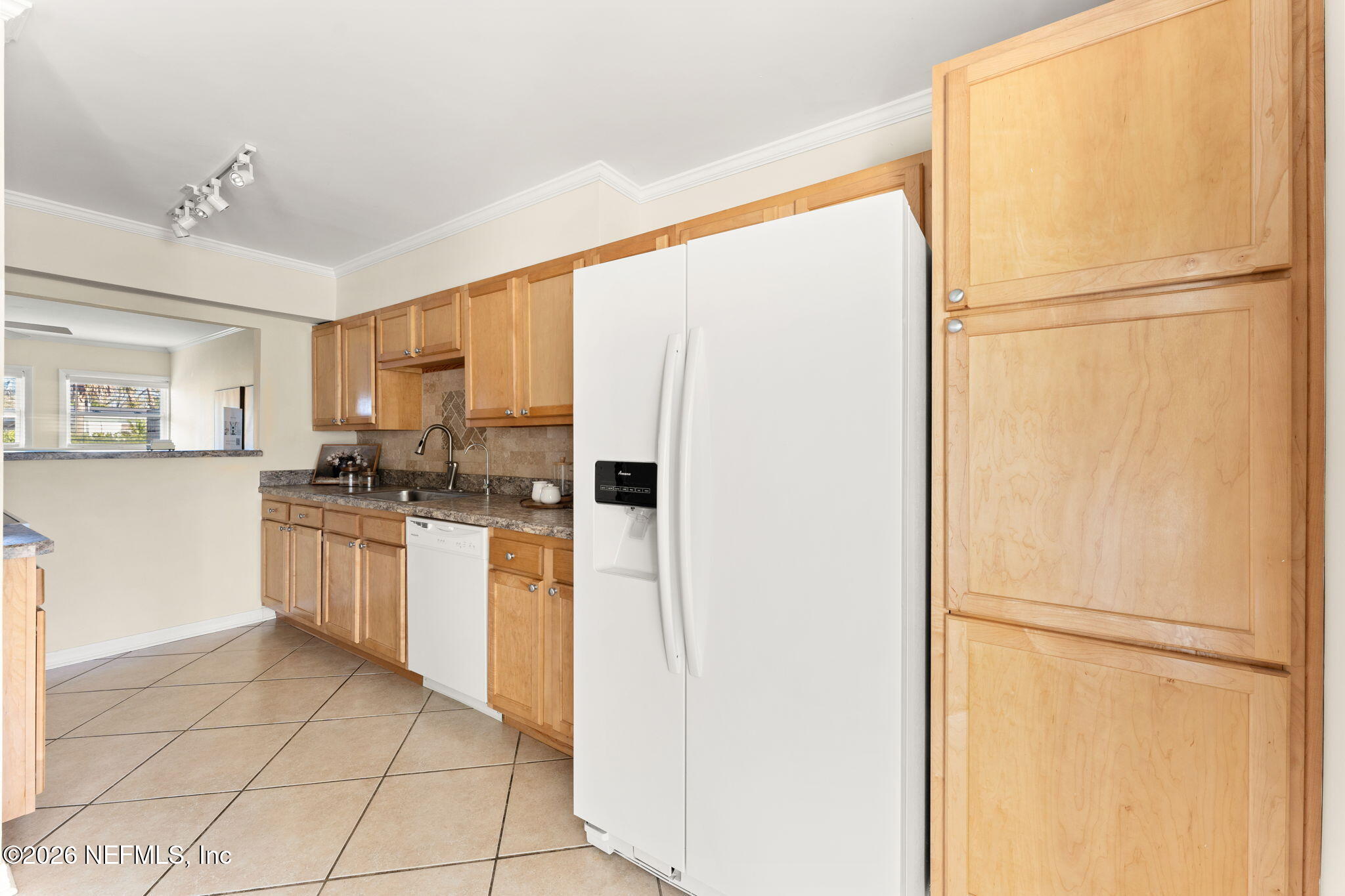 836 Cavalla Road Atlantic Beach, FL 32233 - Photo 13 of 29 15-Kitchen