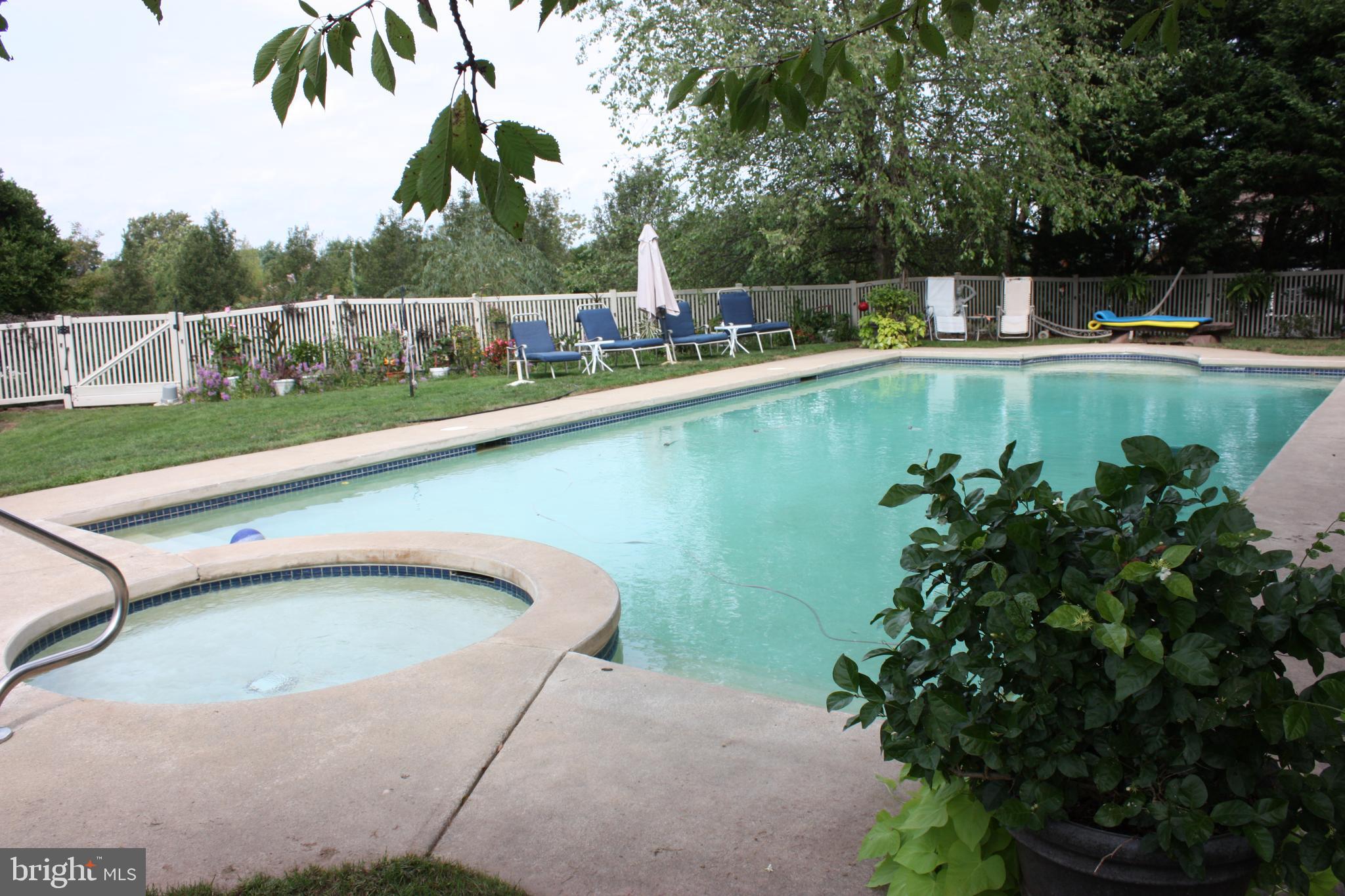 2237 Valley Road Jamison, PA 18929 - Photo 3 of 36