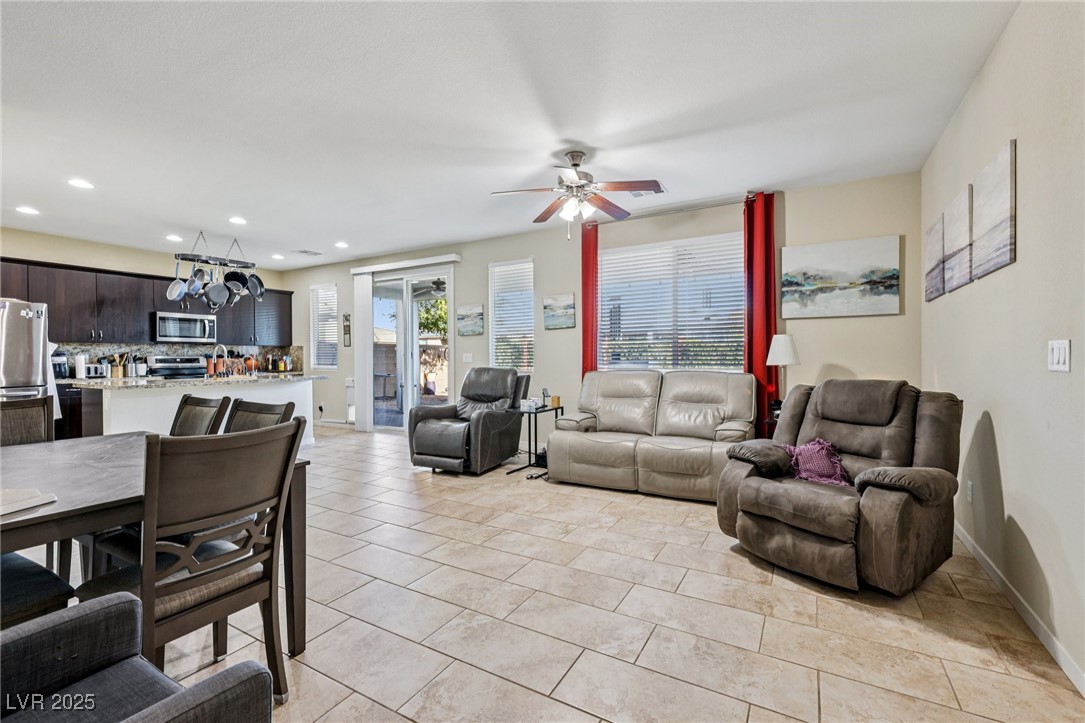 4914 East Beacon Ridge Drive Pahrump, NV 89061 - Photo 5 of 38