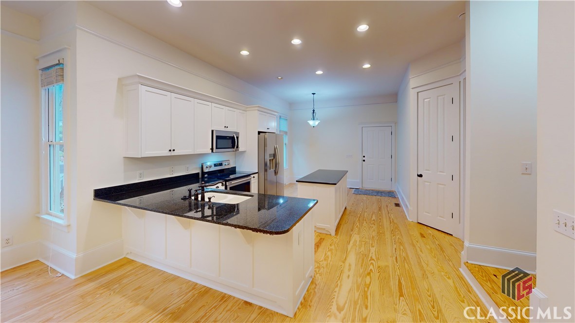 23 Chestnut Oak Run Athens, GA 30607 - Photo 21 of 69 kitchen