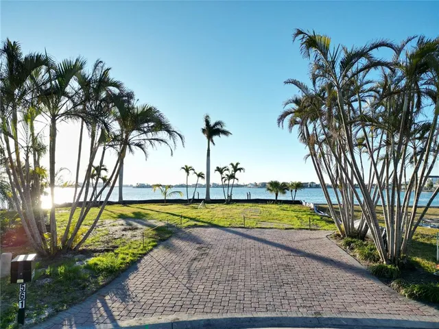 $1,399,999 | 561 173rd Avenue, North Redington Beach, FL 33708