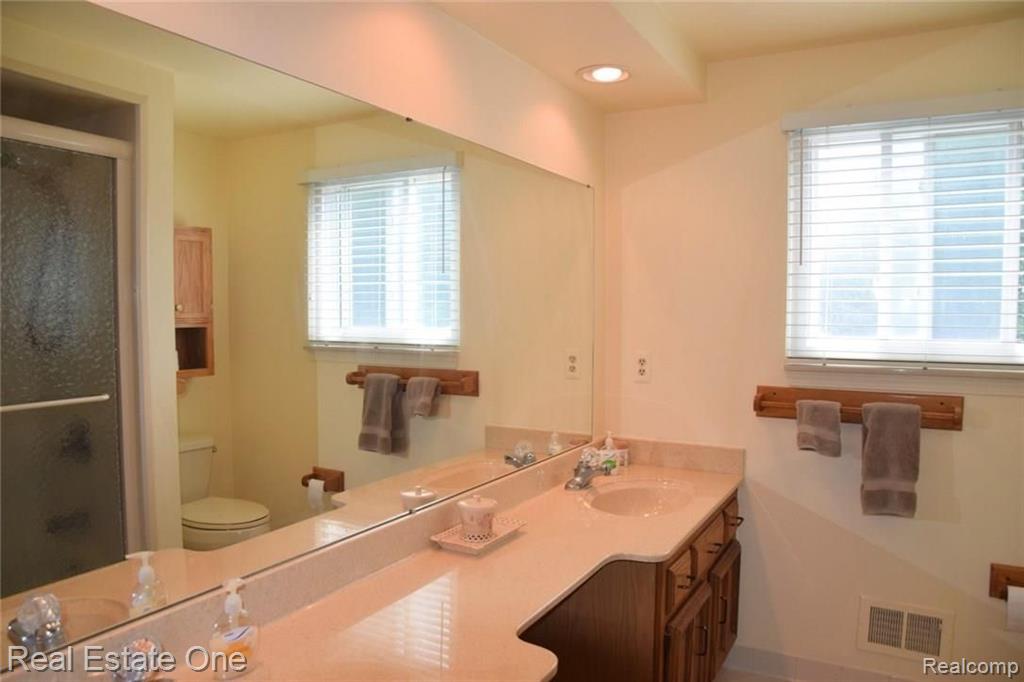 745 Lion Street Rochester Hills, MI 48307 - Photo 57 of 80