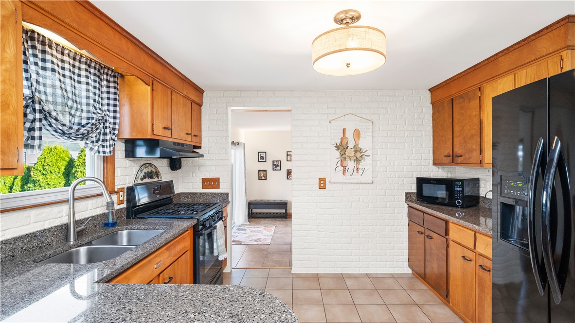 19 Vera Road Coventry, RI 02816 - Photo 12 of 47