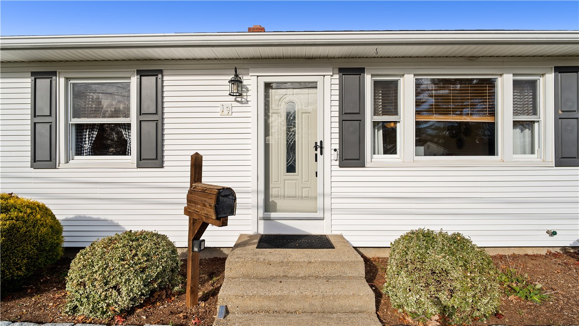 19 Vera Road Coventry, RI 02816 - Photo 3 of 47